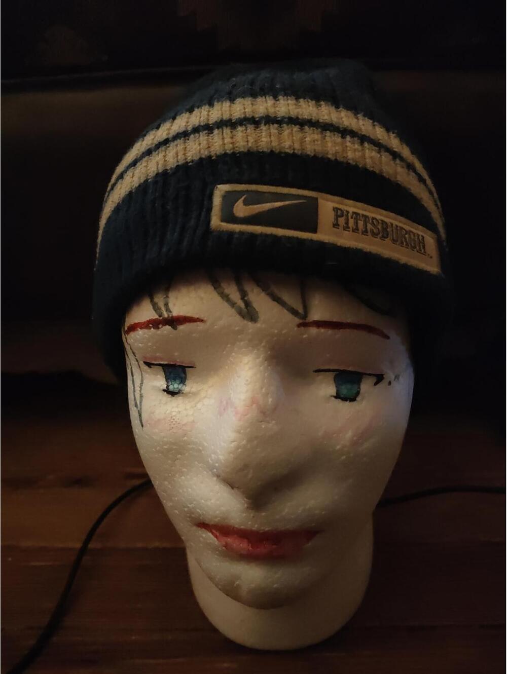 Nike Pittsburgh beanie - EUC